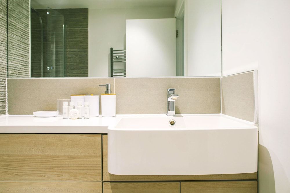 Accomodo London South Kensington - Elegant 3 Bedroom Apartments near Museums Apartment, Courtyard View 11