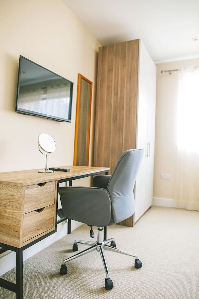 Accomodo London South Kensington - Elegant 3 Bedroom Apartments near Museums Apartment, Courtyard View 20