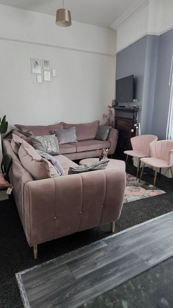 Glamsflat Troccadero Apartment, 1 Bedroom, Fireplace, City View 6