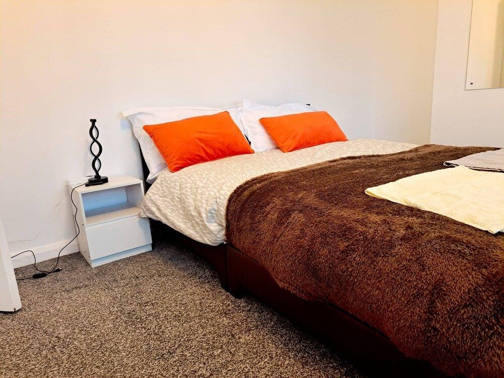 House, 2 Bedrooms, Garden View
