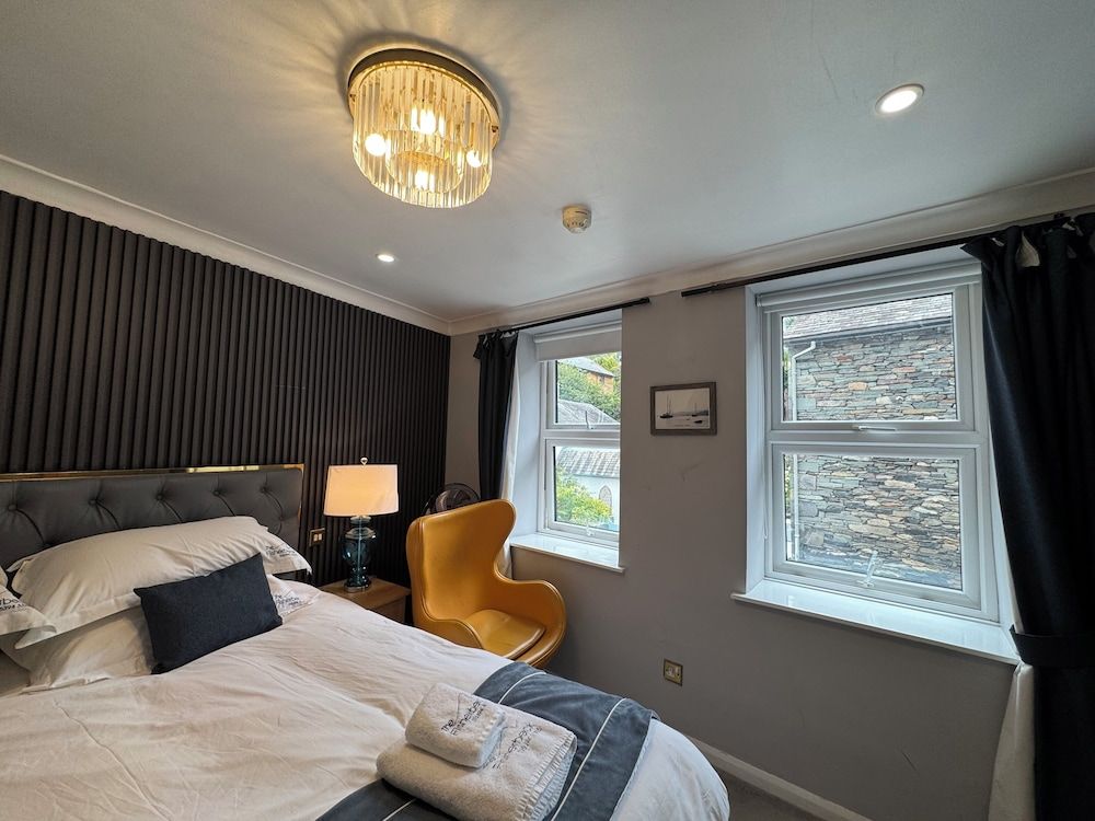 Ambleside Rooms & Suites Deluxe Twin with Walk-in Shower