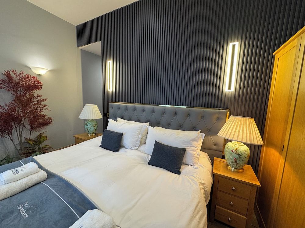 Ambleside Rooms & Suites Deluxe Studio Suite, Patio, Courtyard View 9