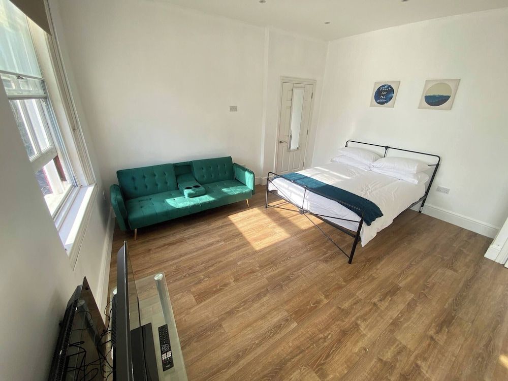 Studio, 1 Bedroom, Smoking