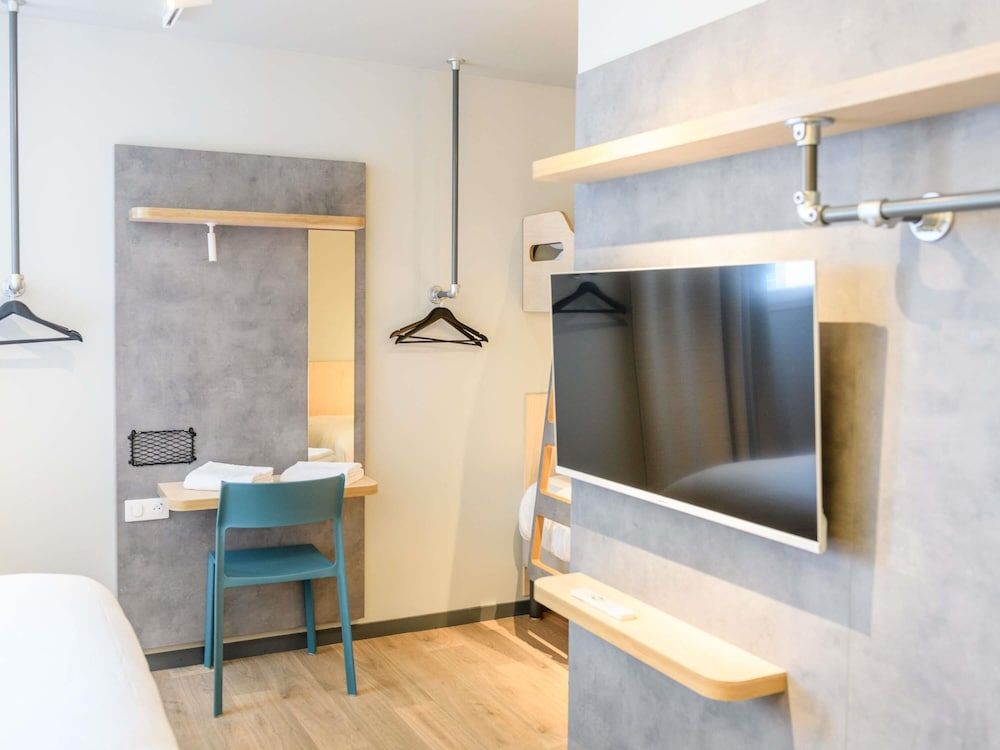 Ibis Budget La Rochelle Puilboreau Family Room, Multiple Beds 11