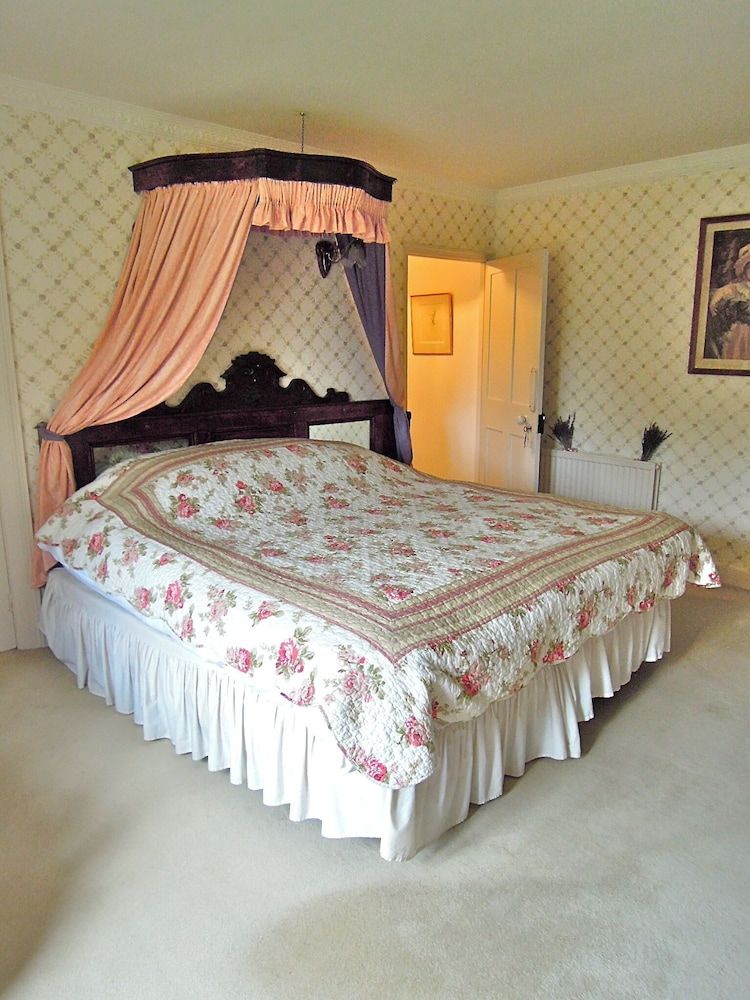 Double or Twin Room (The Pink Room)