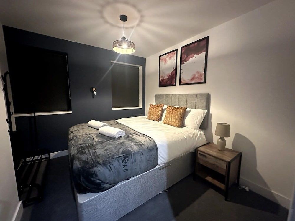 Adam Court Studios and Apartments