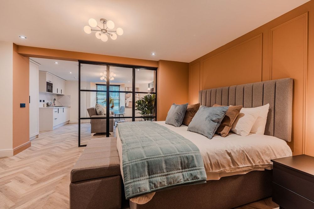 Luxury Apartment, 1 King Bed with Sofa bed, Non Smoking, Private Bathroom