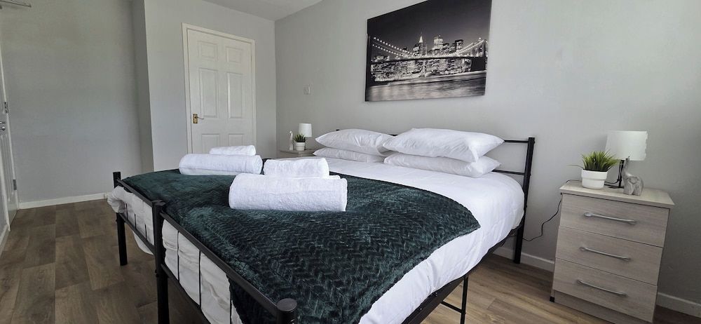 4 Bed Apartment in Warwick