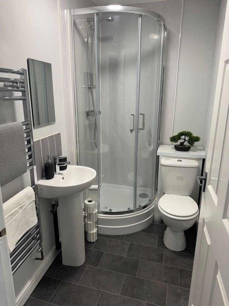 4 Bed Apartment in Warwick