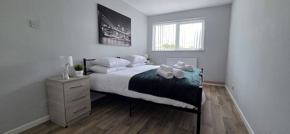 4 Bed Apartment in Warwick
