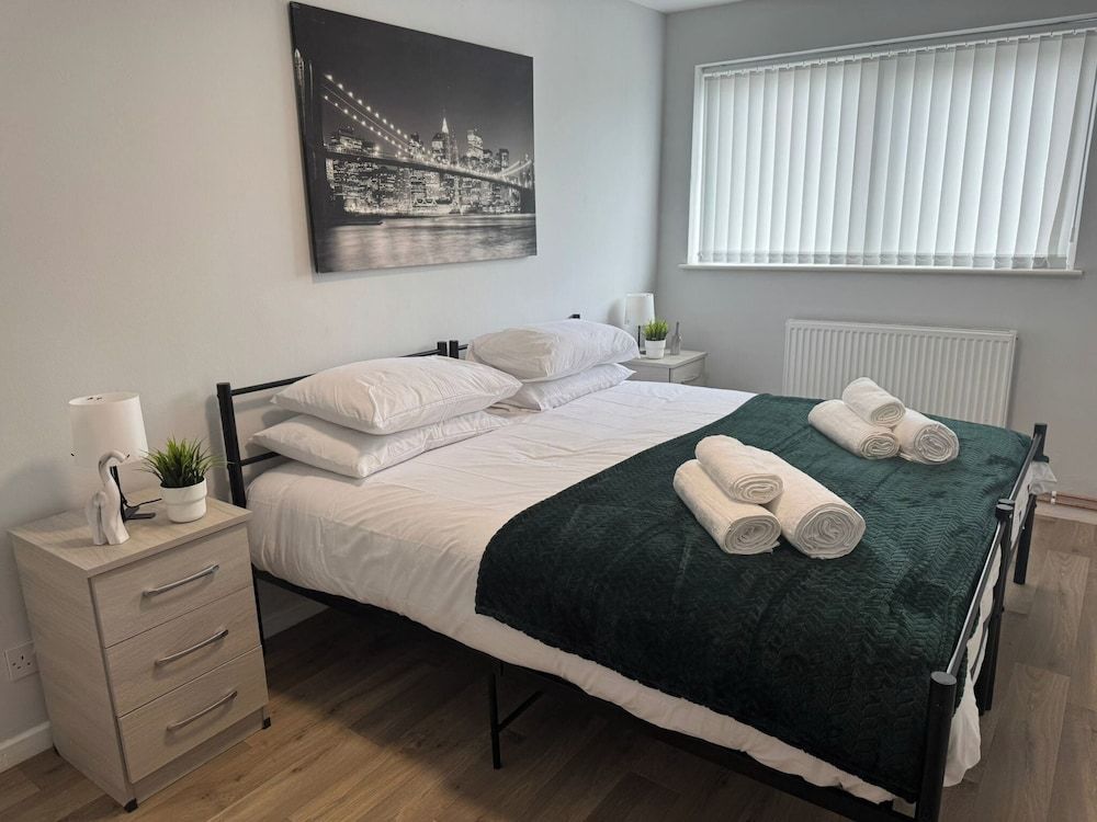 4 Bed Apartment in Warwick