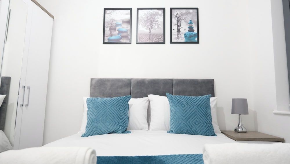 Modern House - 3 Bedrooms - 1 Bath - Mancity House 3