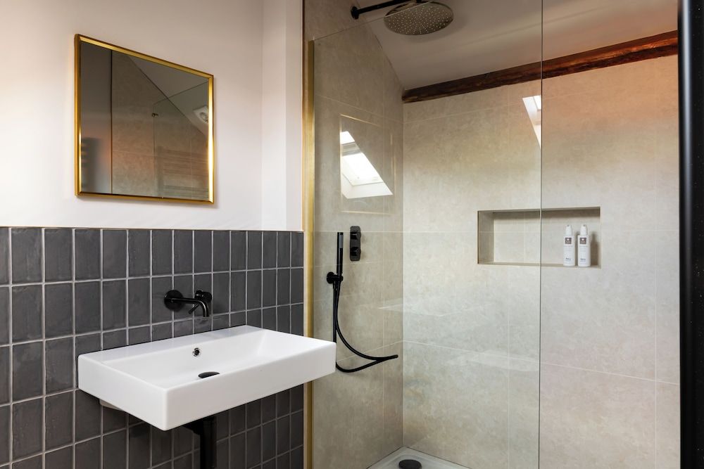 Domain Boutique Rooms Deluxe Room, 1 King Bed, City View 7