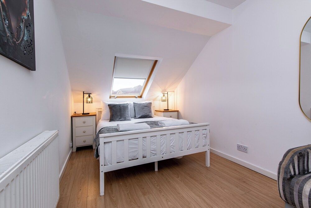 House, 5 Bedrooms