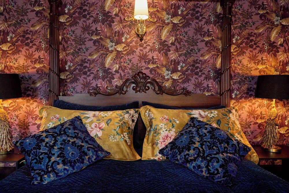 Double Room (Blue Sapphire Bedroom)