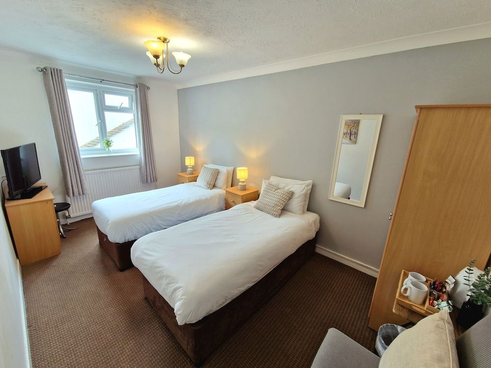 The Kensington Twin Room 2