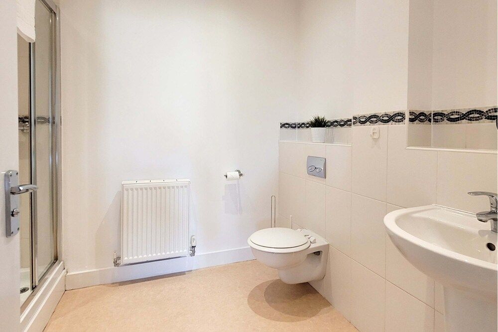 Last Minute Deals 4BR House of Four Chimneys House 16