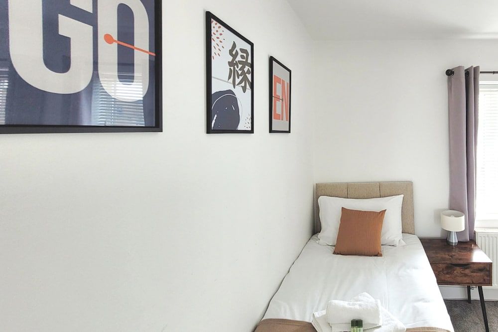 Last Minute Deals 4BR House of Four Chimneys House 13