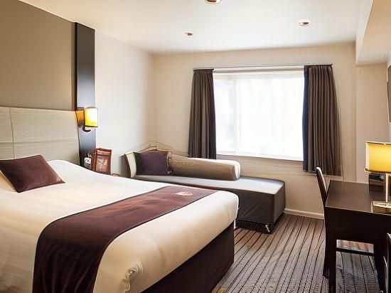 Double Room for Single Use
