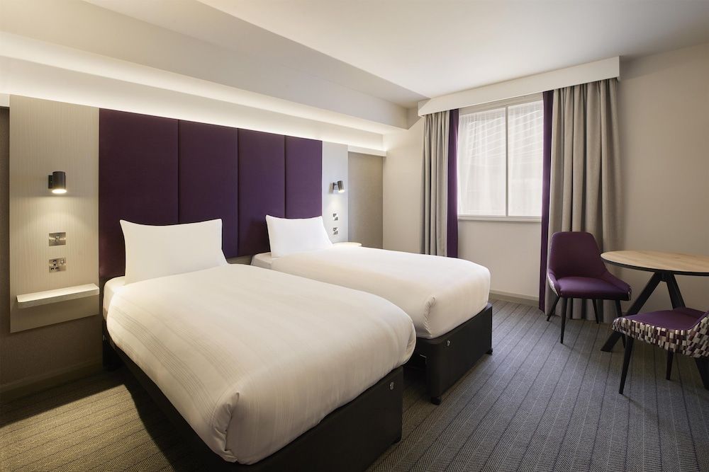 Standard Twin Room, Accessible Bathtub