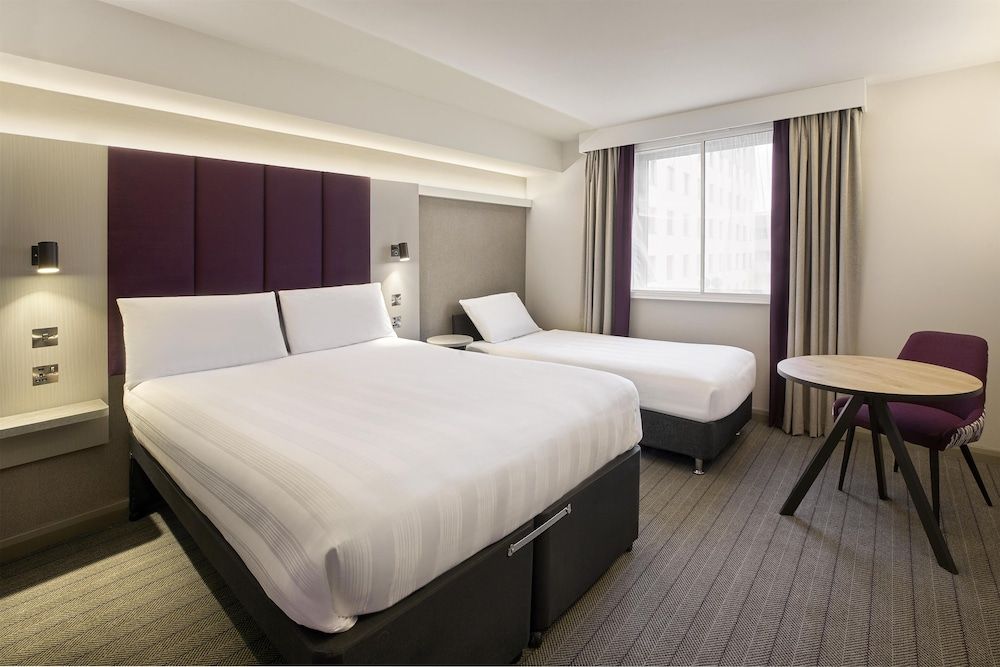 Premier Inn Ipswich Town Centre - Quayside Family Triple Room