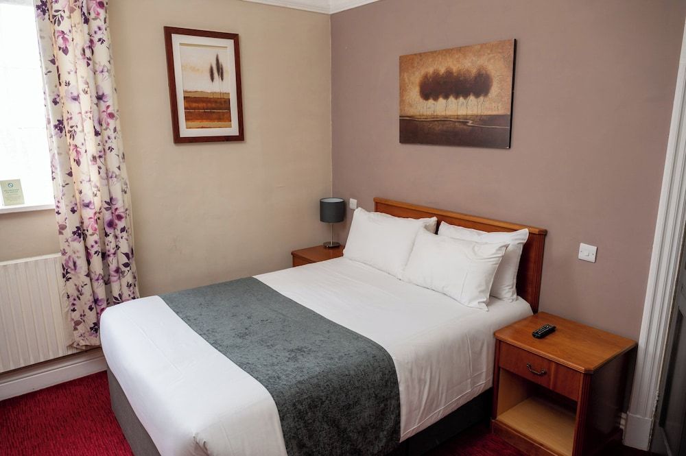 Bridge Inn by Greene King Inns Double Room 4