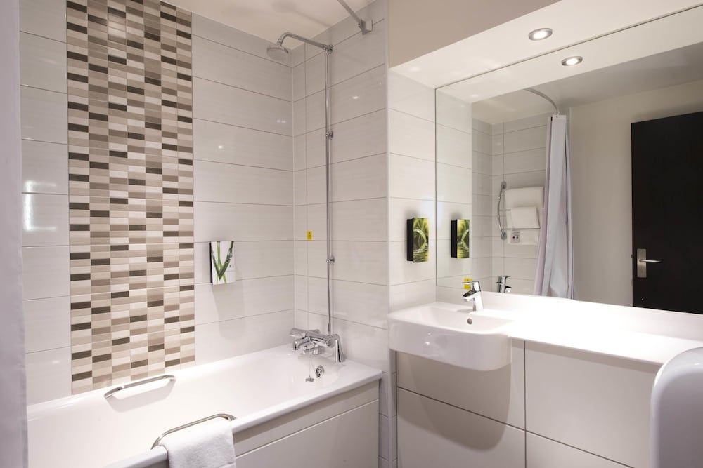 Premier Inn Darlington Town Centre Family Quadruple Room 2