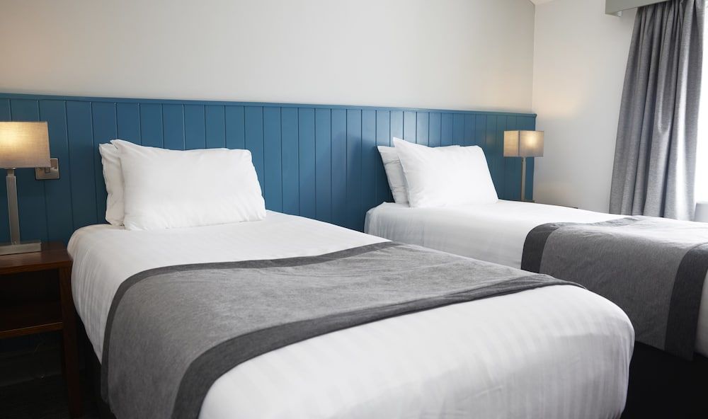 Caledonian Hotel By Greene King Inns Twin Room 2