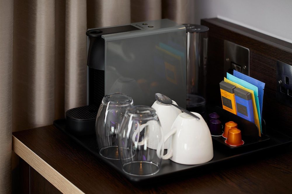 Premier Inn Leeds Cc - Whitehall Road Superior Double Room 4