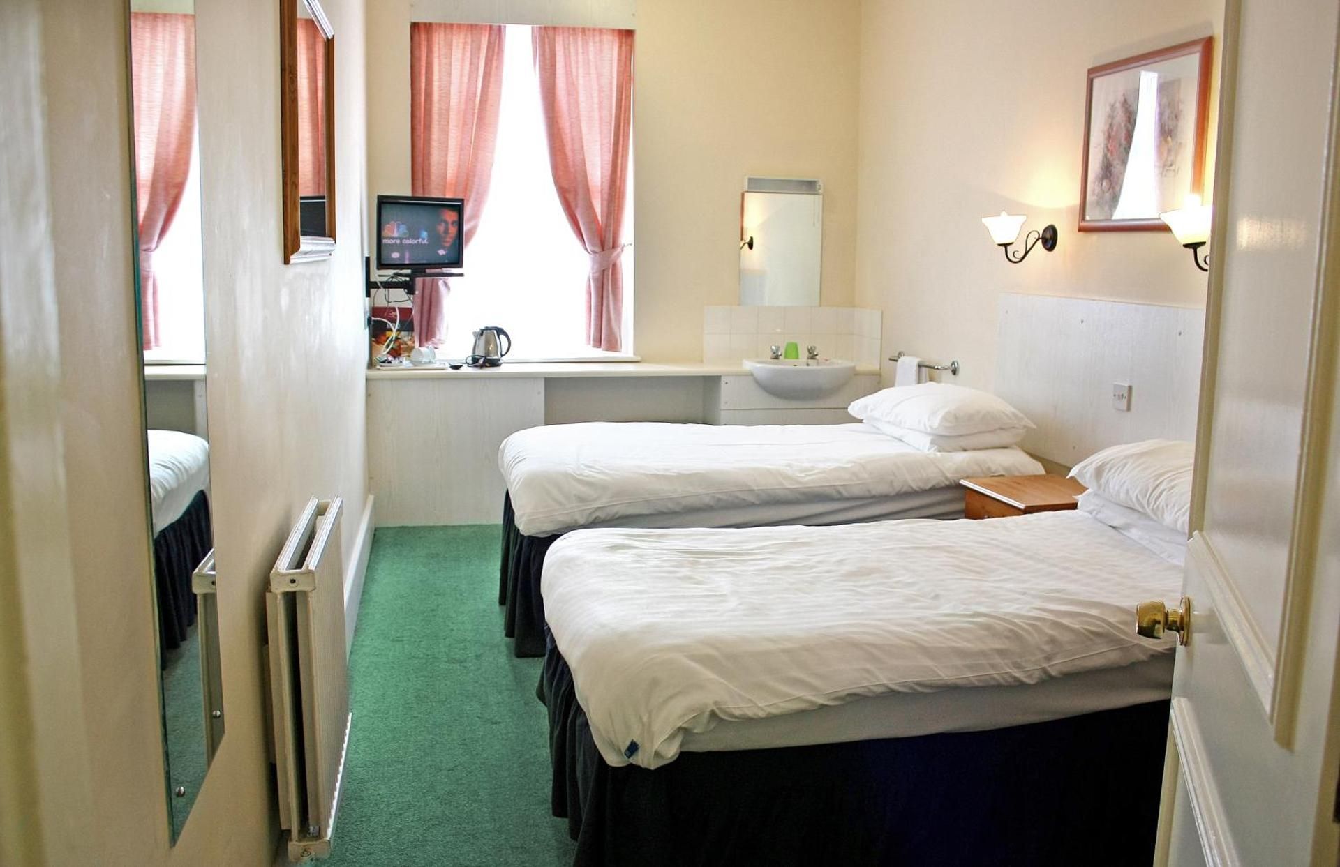 Twin Room with Shared Bathroom