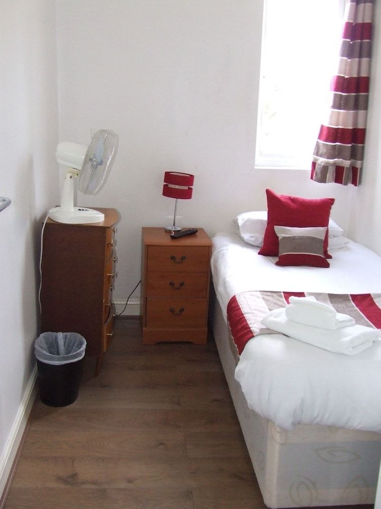 Alexandra Guest House Single Room, Shared Bathroom 2