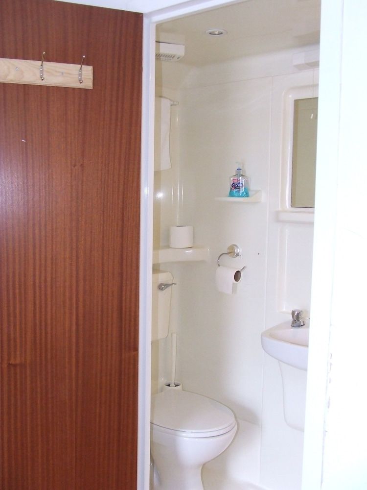 Alexandra Guest House Double Room, Ensuite 3