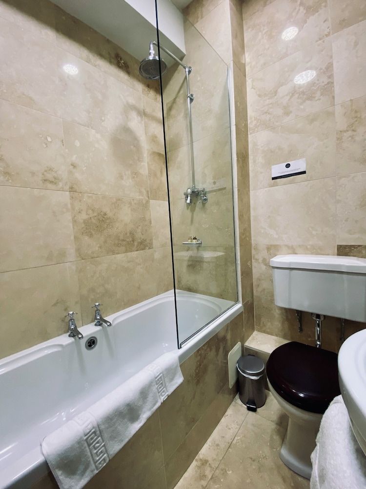 The Black Hole Double Room 4