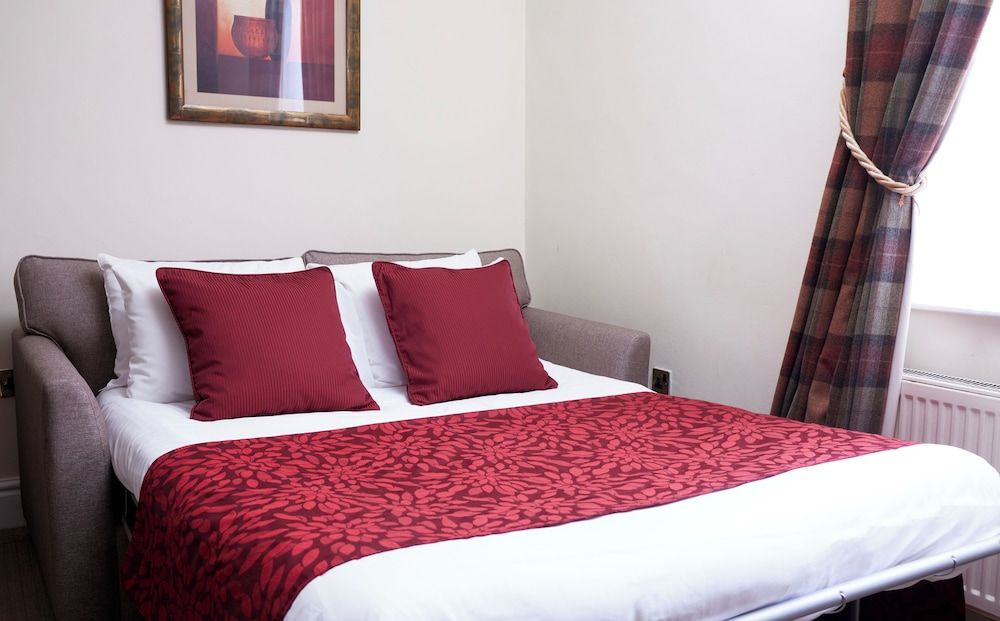 Coleshill Hotel by Greene King Inns Family Room Sleeps 4 3