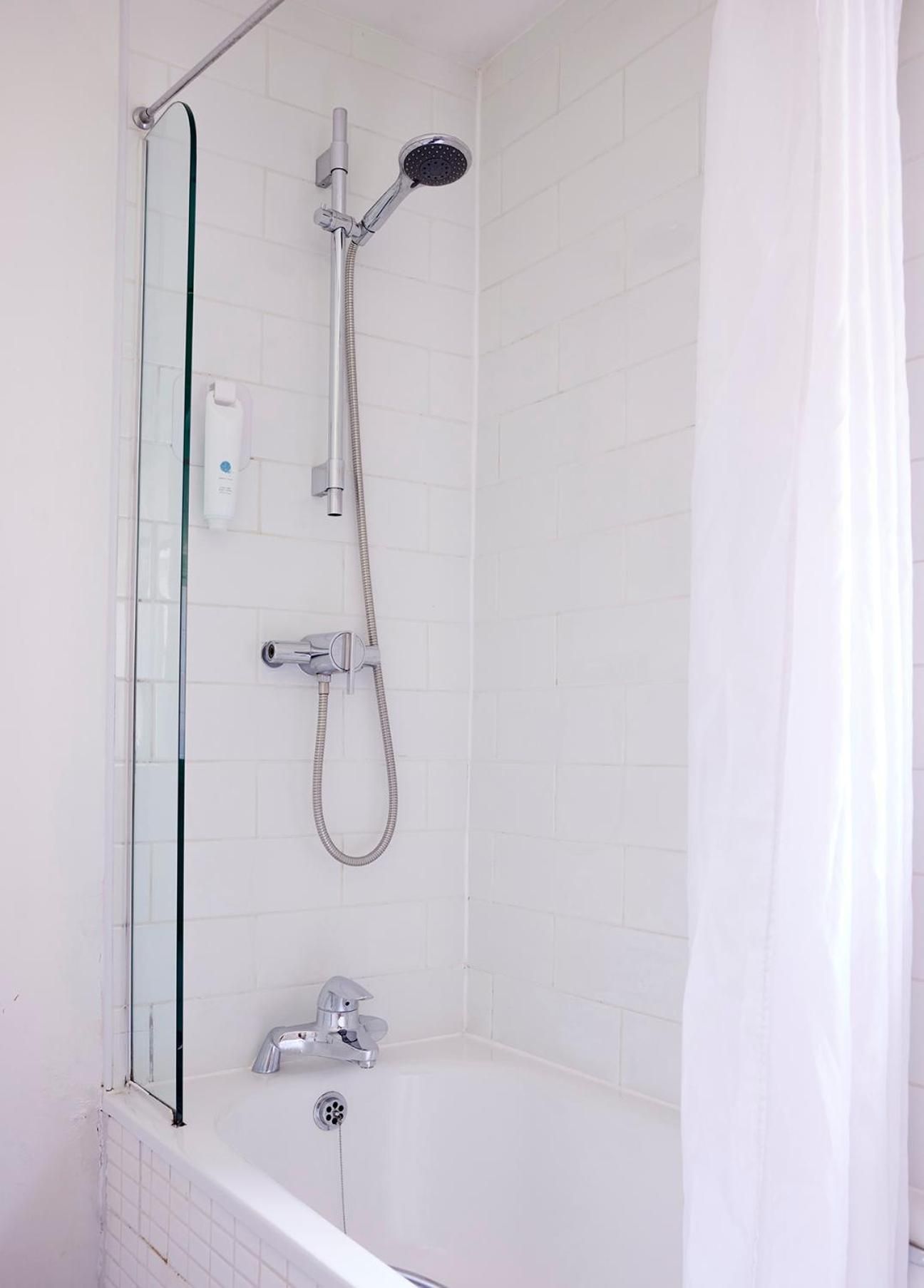 Coleshill Hotel by Greene King Inns Family Room (2 Adults + 2 Children) 3