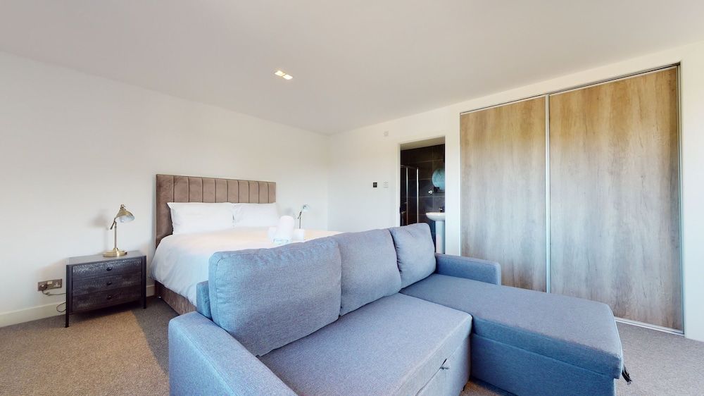 Low Greenlands Holiday Park Luxury House with Hot Tub (No Dogs/Pets) 8