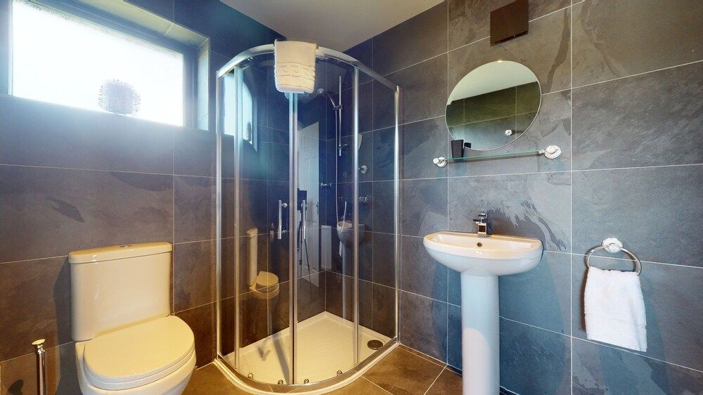 Low Greenlands Holiday Park Luxury House with Hot Tub (No Dogs/Pets) 11