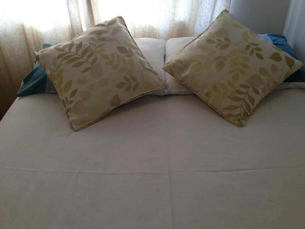 Room-comfortable Family Room With Tv, Fr Room, 1 Bedroom, City View 5