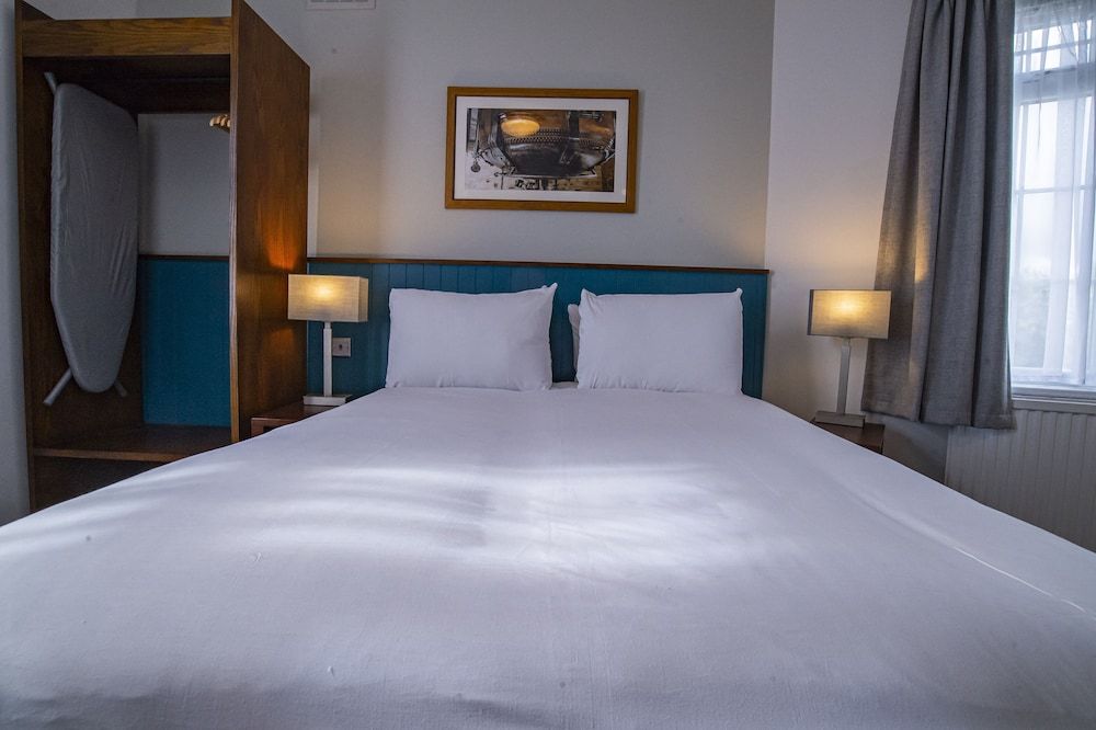 The Highfield Hotel By Greene King Inns Family Room 8