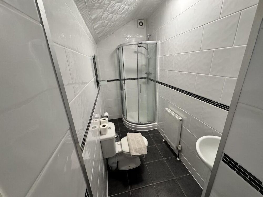 The Kings Head inn Suite, Ensuite (King James) 7