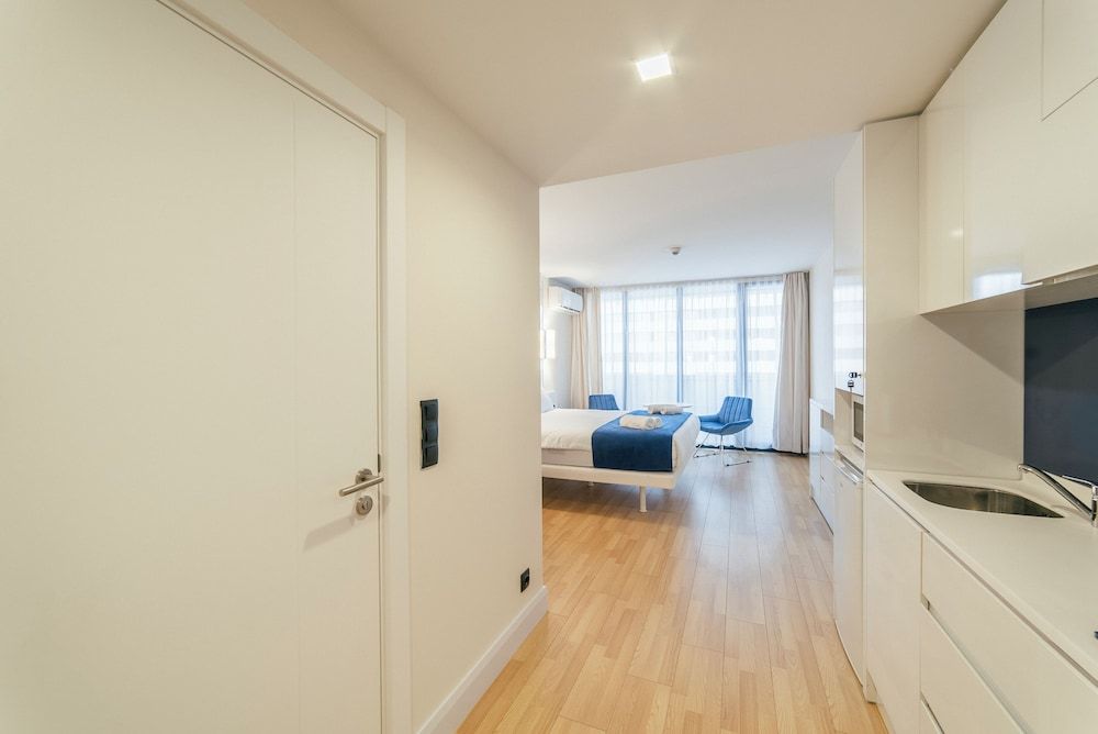 Home Hub Superior Studio 9