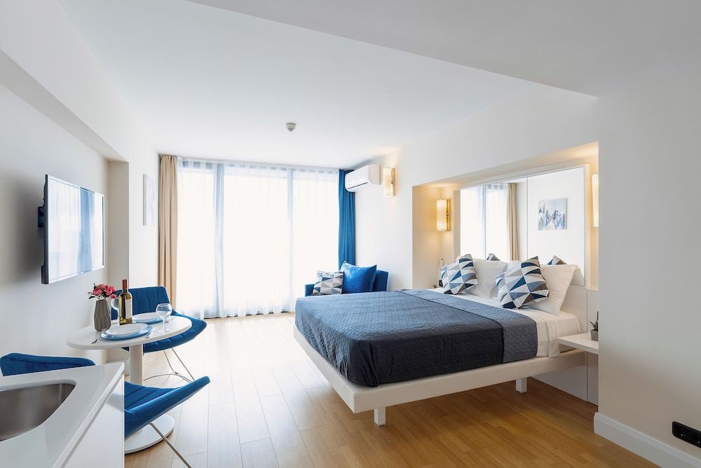 Home Hub Superior Studio 3