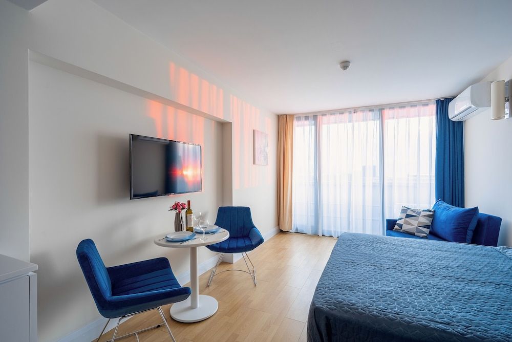 Home Hub Superior Studio 7