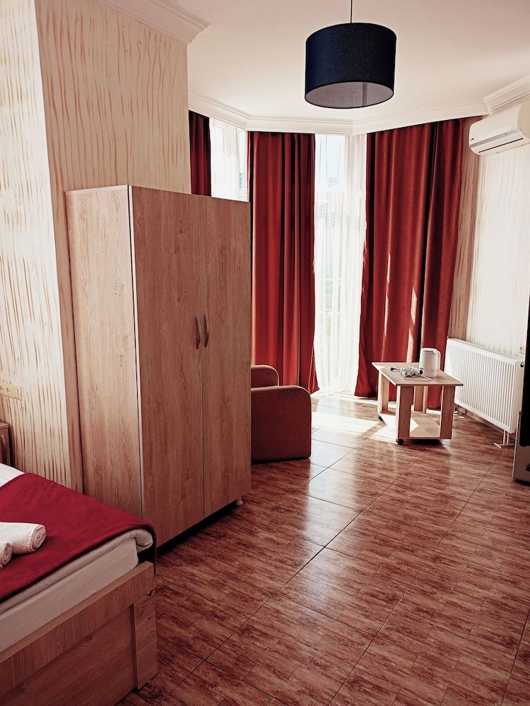 Batumi inn Hotel Double or Twin Room, Balcony, Sea View 8