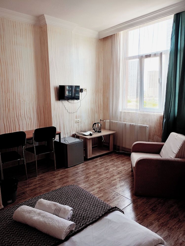 Batumi inn Hotel Twin Room, Balcony, City View 8