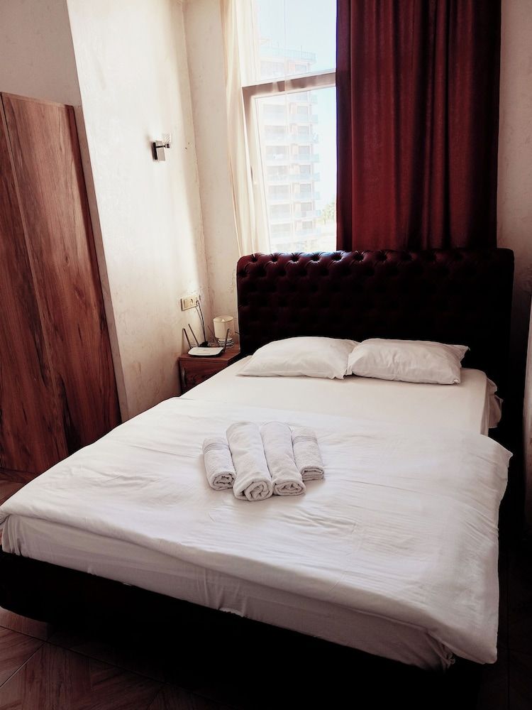 Batumi inn Hotel Twin Room, Balcony, City View 3