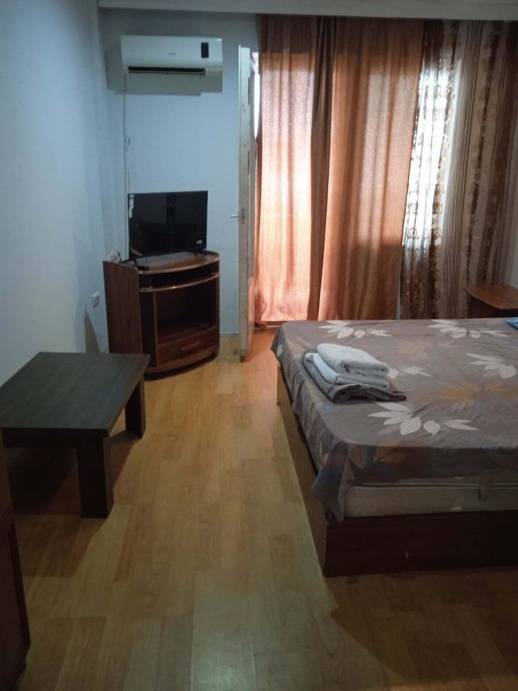 sunshine Double Room, Balcony, City View 2