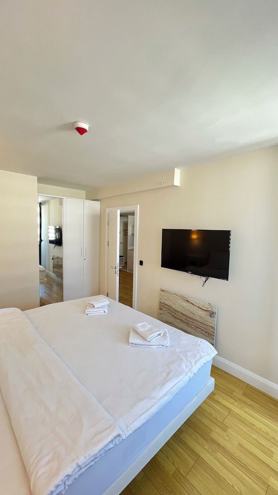 Comfort Quadruple Room, 1 King Bed with Sofa bed, Balcony, Sea View