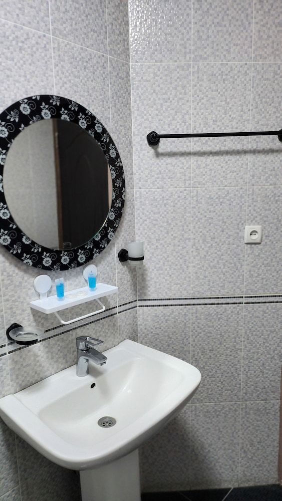 Georgian Paradise Standard Twin Room 2