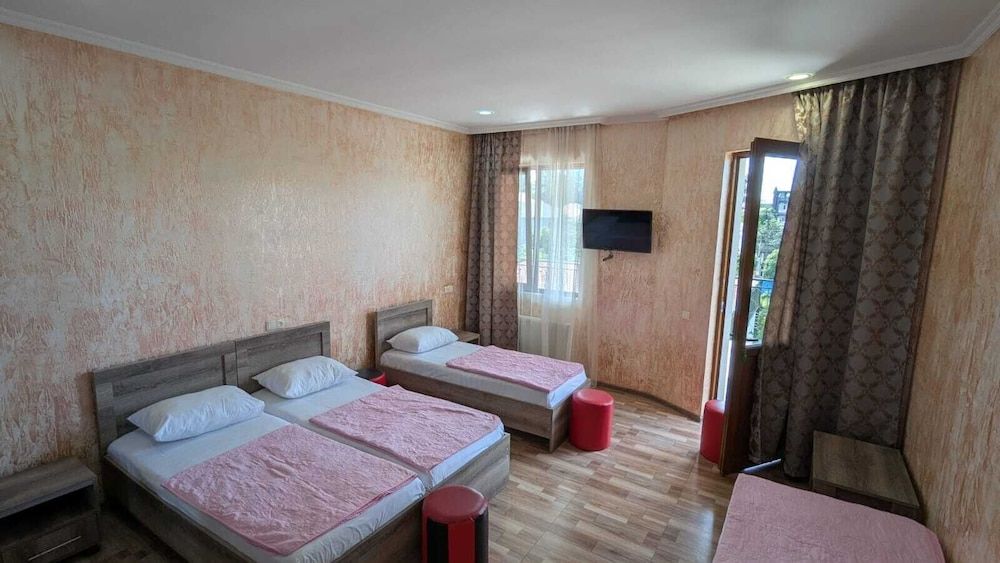 Basic Triple Room